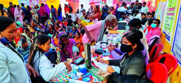 विकसित भारत संकल्प यात्रा शिविर में केंद्र सरकार की योजनाओं की मिली जानकारी