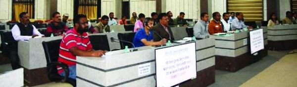 पात्र हितग्राहियों को दिलायें लाभ- संयुक्त सचिव 