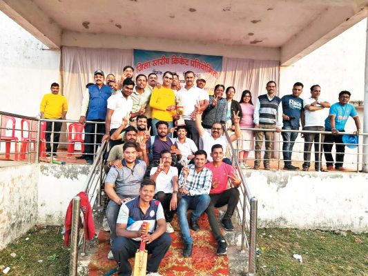 क्रिकेट में अधिवक्ता एकादश विजेता