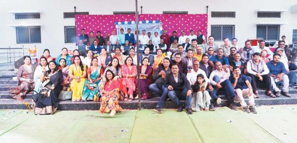 25 वर्ष बाद मिले पूर्व छात्र, ताजा हुईं यादें