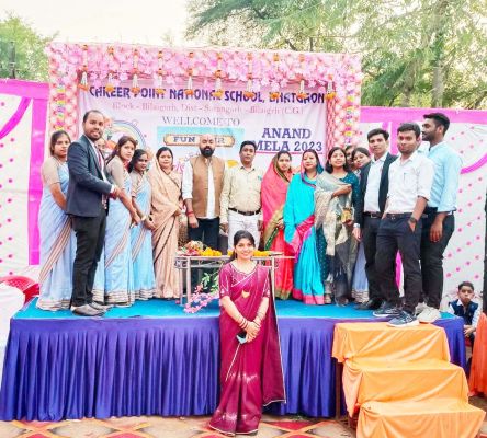 कैरियर पॉइंट स्कूल में आनंद मेला