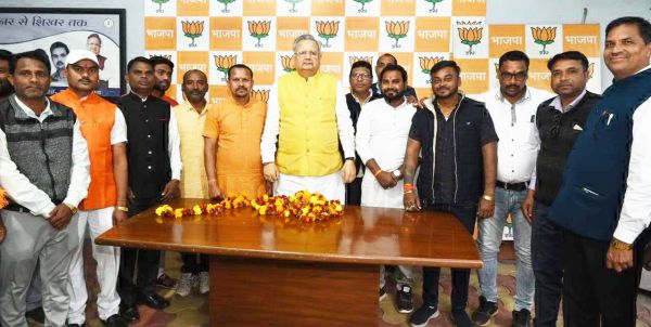 विस अध्यक्ष रमन से भाजपा पार्षद दल ने की भेंट