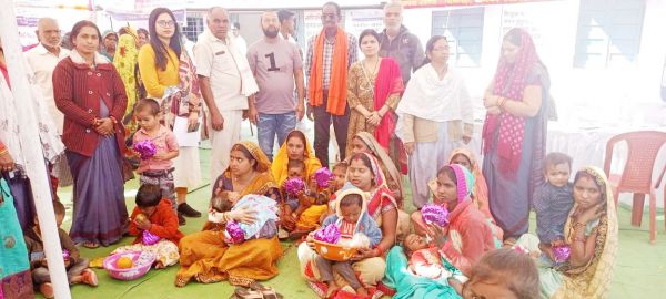 विकसित भारत संकल्प यात्रा: पात्र हितग्राहियों को दिया जा  रहा योजनाओं का लाभ