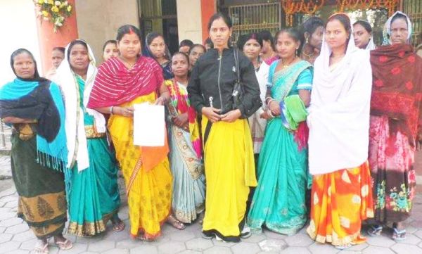 शराब की अवैध बिक्री पर  रोक लगाने की मांग