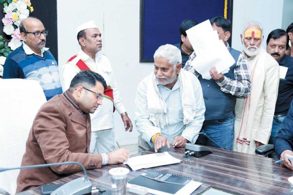जनदर्शन में प्राप्त आवेदनों का त्वरित निराकरण के निर्देश