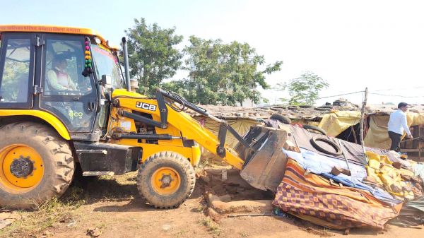 आईटीआई परिसर में चला बुलडोजर,  शांतिपूर्ण तरीके से हटाया अतिक्रमण  