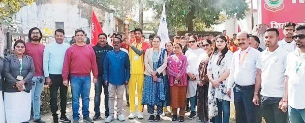 खेल वार्षिकोत्सव, विद्यार्थियों ने निकाली मशाल रैली