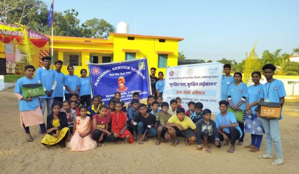 सुरक्षित पारा सुरक्षित लईका मन थीम के तहत विशेष शिविर