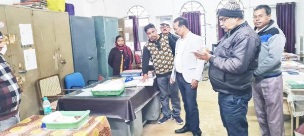 औचक निरीक्षण में 67 कर्मचारी नहीं मिले समय पर, नोटिस