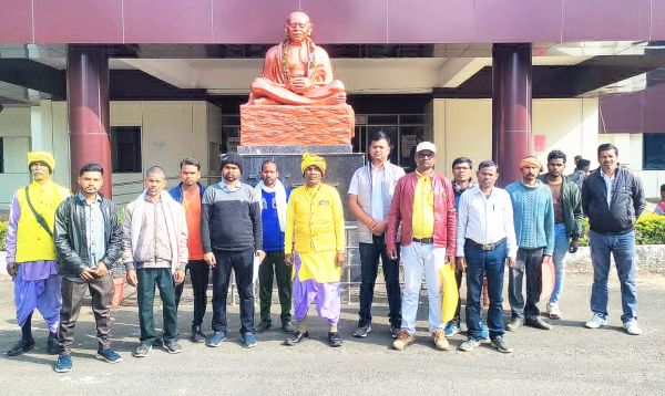 आदिवासी बच्चे से मारपीट के मामले में सर्व आदिवासी समाज आगे आया, कड़ी कार्रवाई की मांग