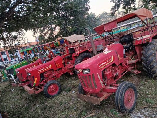  खनिज का अवैध परिवहन, 5 ट्रैक्टर-ट्रॉली जब्त