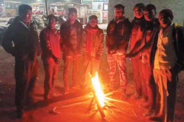 जिला प्रशासन हुआ संवेदनशील, शहर में की ठंड से बचने की व्यवस्था