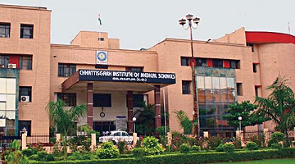 कोरोना मरीजों के लिए सिम्स और जिला अस्पताल में 10-10 बिस्तर और 2000 ऑक्सीजन सिलेंडर तैयार