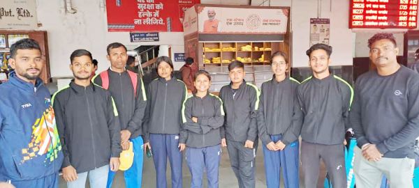इंटर यूनिवर्सिटी तीरंदाजी प्रतियोगिता के लिए नांदगांव से खिलाड़ी रवाना