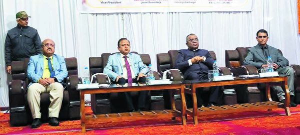 सफ़लता और असफलता की पहचान मात्र एकाग्रता में निहित-गौतम भादुड़ी