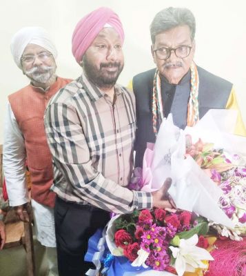 डॉ. महंत को प्रतिपक्ष बनने पर होरा  दी बधाई 