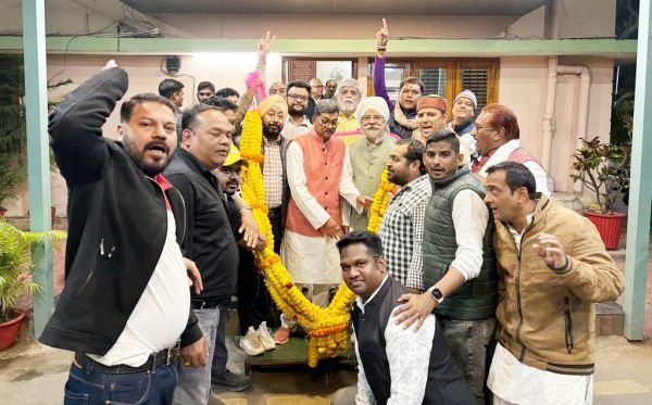 कांग्रेसियों ने डॉ. महंत का किया अभिनंदन 