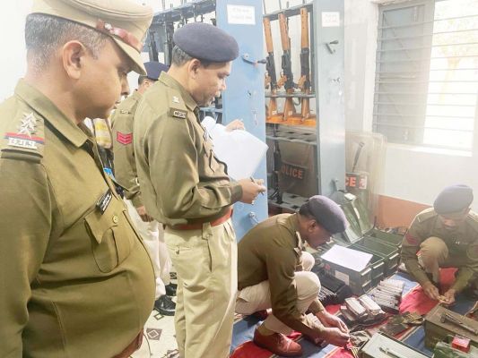 थाना माकड़ी का वार्षिक निरीक्षण, जवानों की सुनी समस्याएं