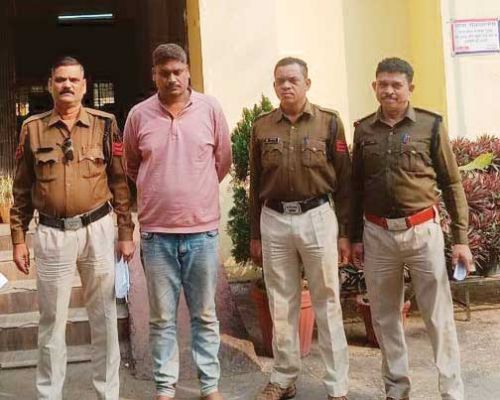 दामाद ने चुराया झुमका व एटीएम कार्ड, गिरफ्तार