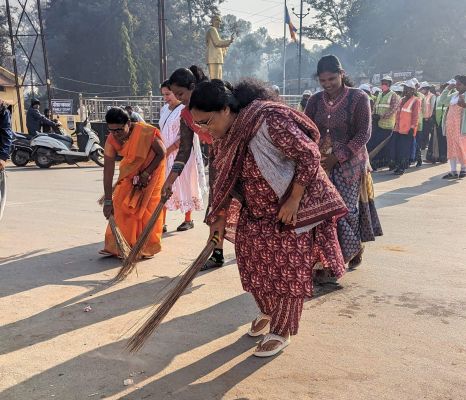 अटल बिहारी की जयंती पर स्वच्छता अभियान चला