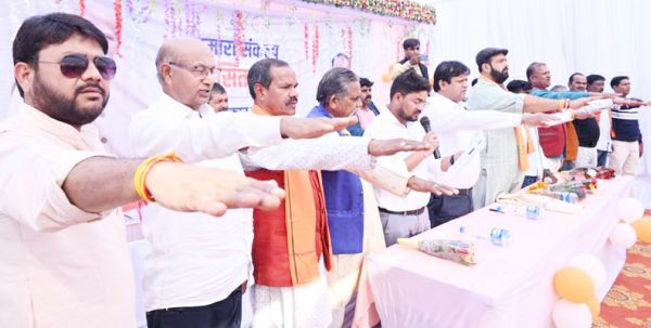 विकसित भारत संकल्प यात्रा शिविर, ग्रामीणों ने भरे आवेदन