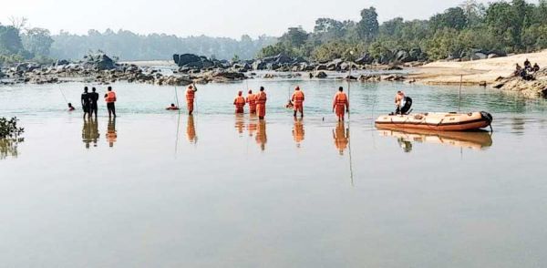 पलटन घाट में डूबे युवक की चौथे दिन भी तलाश