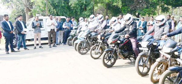 मेरा परिवार हेलमेट परिवार अभियान