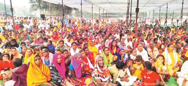 स्वाभिमान समारोह, आदिवासियों ने दिखाई एकजुटता