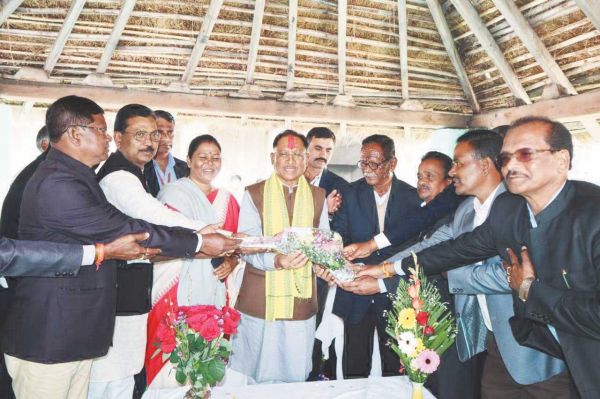 साय का समाज के लोगों ने किया स्वागत