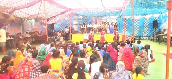 विकसित भारत संकल्प यात्रा में सुंदर प्रस्तुति