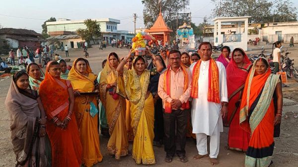 अक्षत कलश की निकाली शोभायात्रा