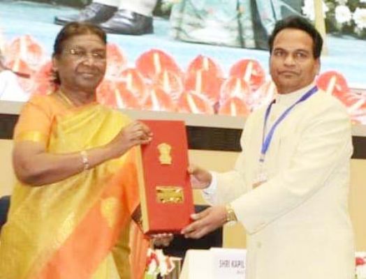 राष्ट्रपति ने किया सम्मानित, बेमेतरा को मिला भूमि सम्मान 