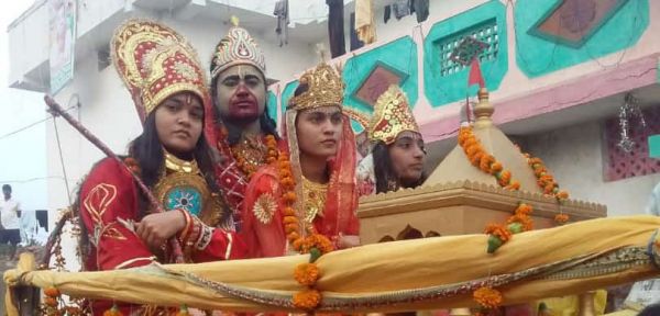 अक्षत कलश की शोभायात्रा निकाली