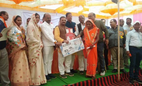यात्रा से केन्द्र सरकार की योजनाओं को जनसामान्य तक पहुंचाया जा रहा- सांसद