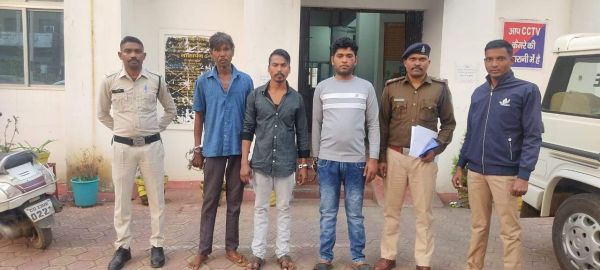 युवक को गर्म तेल से झुलसाने की कोशिश, 3 गिरफ्तार 