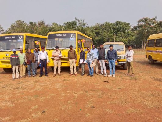 3 स्कूलों के 18 बसों की फिटनेस जांच