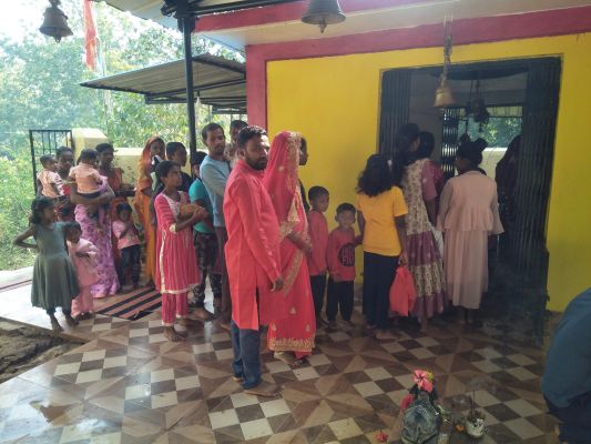 नव वर्ष पर मंदिरों में कतार