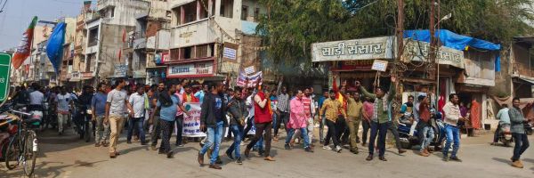 ड्राइवरों की हड़ताल को  ऑटो चालक का समर्थन