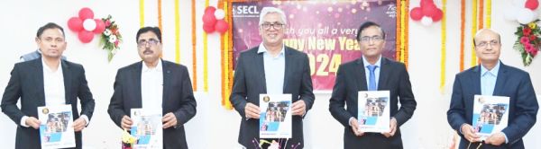 एसईसीएल में नए साल का स्वागत, 2023 की उपलब्धियों पर पुस्तिका का विमोचन