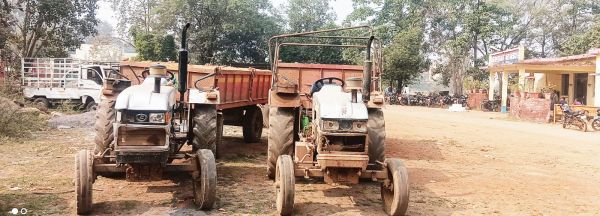 रेत का अवैध परिवहन पर कार्रवाई, 3 ट्रैक्टर जब्त 