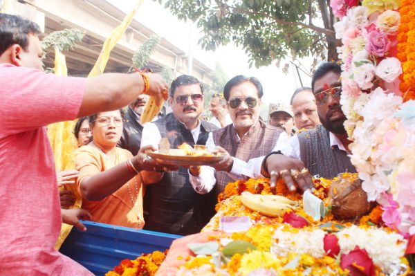 चरण पादुका शोभायात्रा,  मेयर ने किया स्वागत