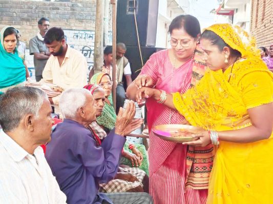  51 बुजुर्गों व 71 महिलाओंं का सम्मान