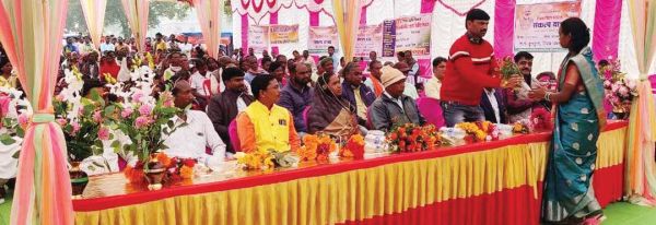 विकसित भारत संकल्प यात्रा: बढ़-चढक़र हिस्सा ले रहे ग्रामीण