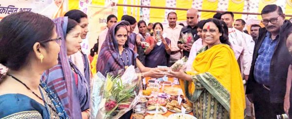 विकसित भारत संकल्प यात्रा में ग्रामीणों को मिला शासकीय योजनाओं का लाभ  विधायक हुईं शामिल