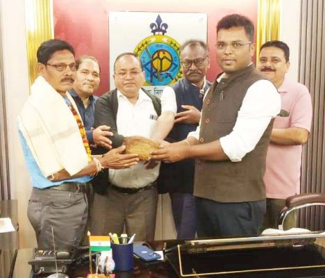 सहायक राजस्व निरीक्षक मरकाम  को दी विदाई
