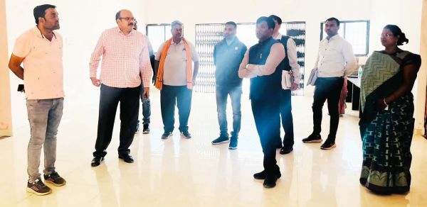 छात्रावास निर्माण में गति लाने निर्देश