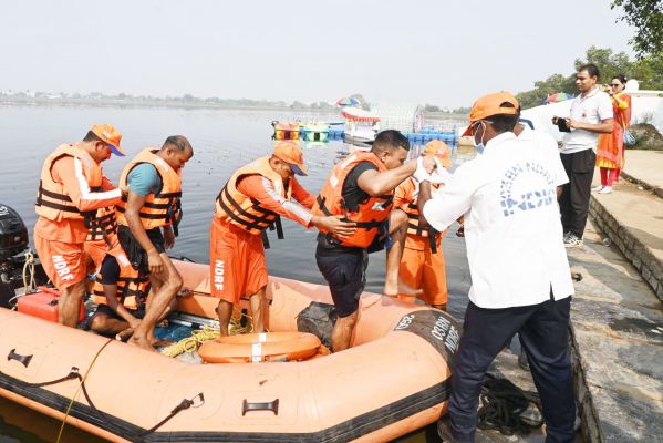 एनडीआरएफ द्वारा बाढ़ से बचाव का संयुक्त मॉक अभ्यास