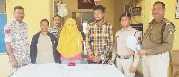 सूने घर में चोरी महिला सहित दो बंदी