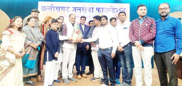 क्षेत्रीय गायन प्रतिभाओं ने रायपुर में दी प्रस्तुति