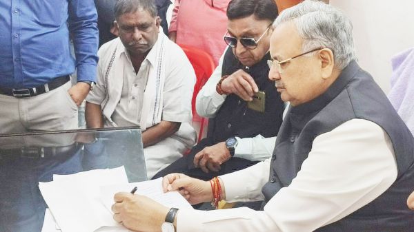फरियादियों से मिले विस अध्यक्ष रमन